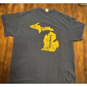 Michigan Wolverines  T-Shirt  U of M  Men's Xl   Navy  Maize  Football